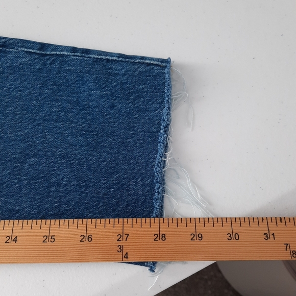 Good American Good Classic Raw Hem High Waist Slim Jeans size 6 - Picture 13 of 14